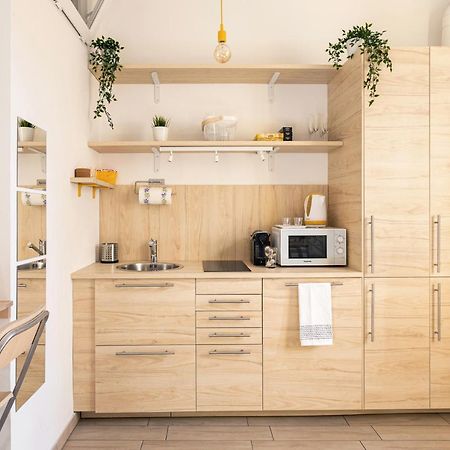 A Yellow Touch - Modern Studio In Isola Milano Exterior foto