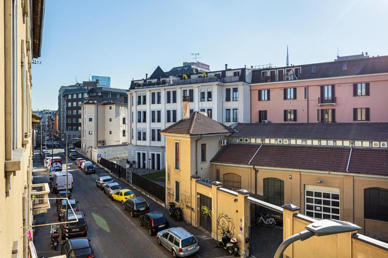 A Yellow Touch - Modern Studio In Isola Milano Exterior foto