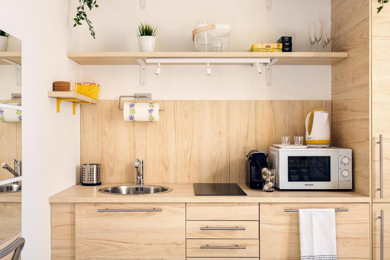A Yellow Touch - Modern Studio In Isola Milano Exterior foto